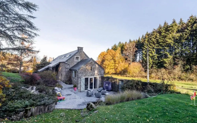 Luxurious Farmhouse near Forest in Anhee