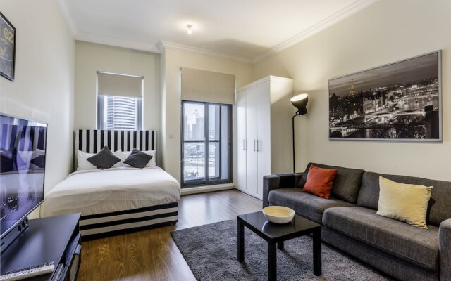 One Perfect Stay - Studio Executive Bay