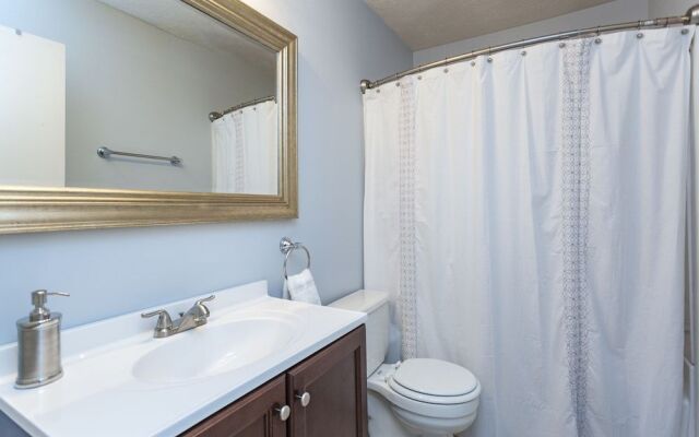 Nashville Chic | 10min from downtown!