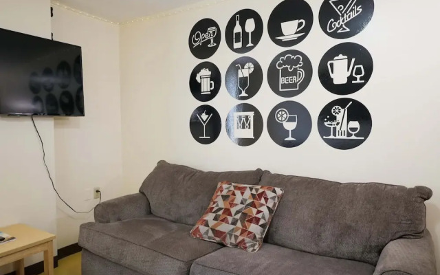 2 Bedroom Downtown Apt Walkable Safe Clean