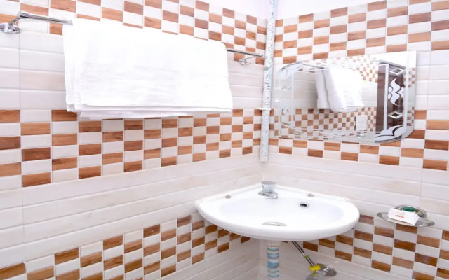 OYO 28097 Hotel Park View