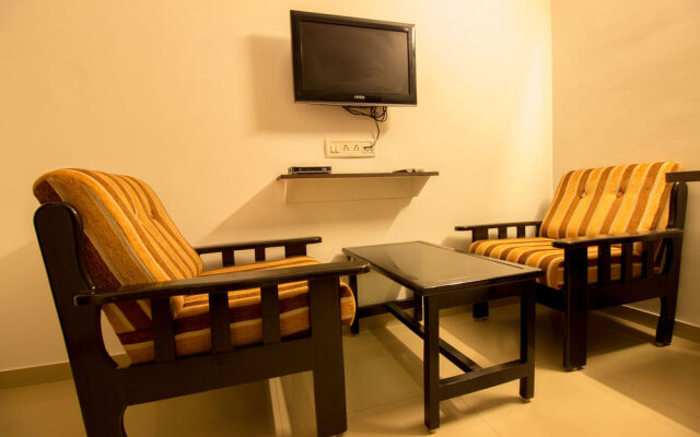 OYO Flagship 711 Hotel Crystal