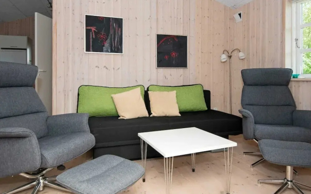Relaxing Holiday Home in Hejls near Coast