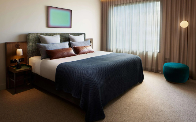 Next Hotel Melbourne, Curio Collection by Hilton
