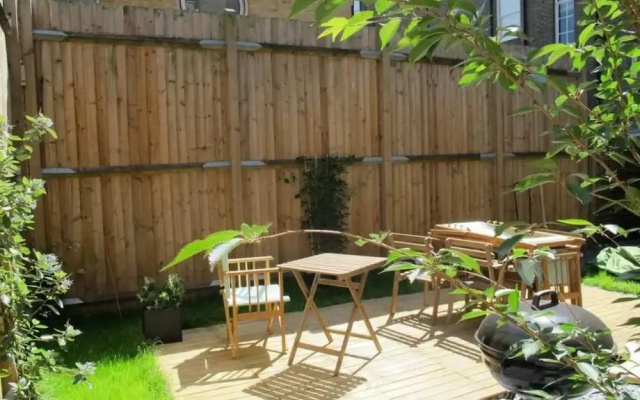 Stylish 1 Bedroom With a Private Garden