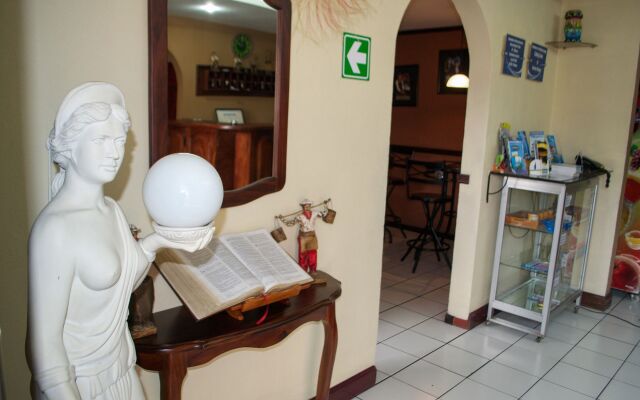 Berlor Airport Inn