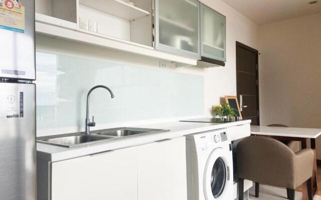 The Astra 2bedroom,close night bazaar and old city