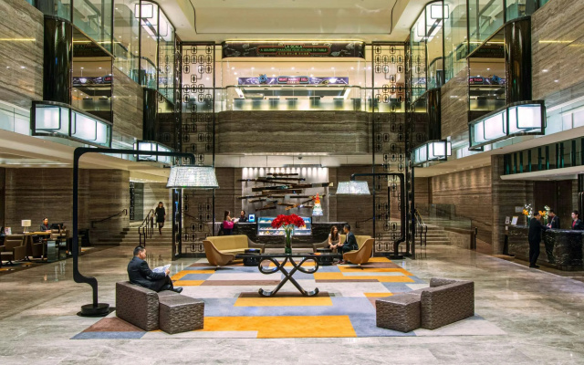Royal Plaza Hotel