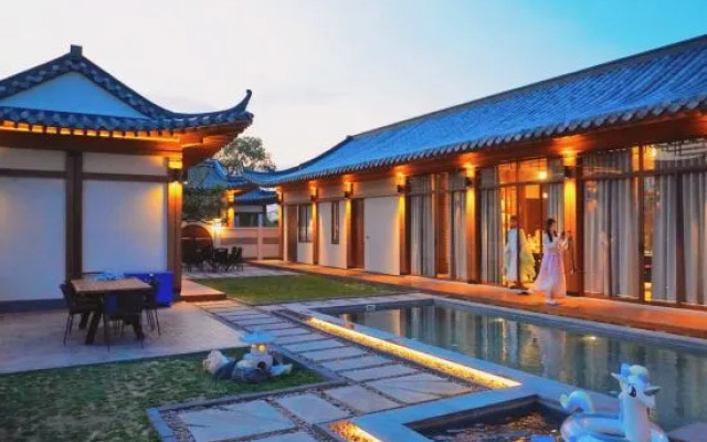 Krajokkaew Ling an 4 bedroom pool villa