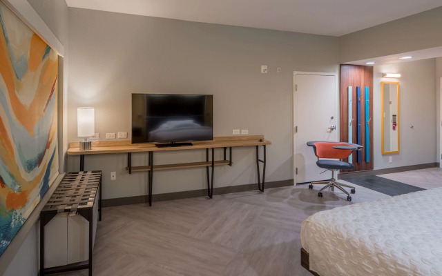 Tru by Hilton Garland Richardson