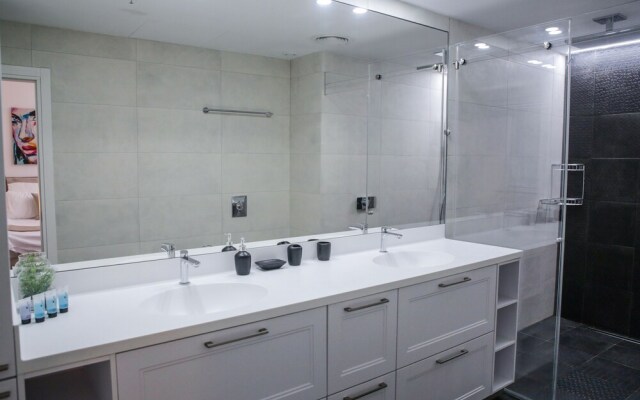 YalaRent Midtown towers TLV