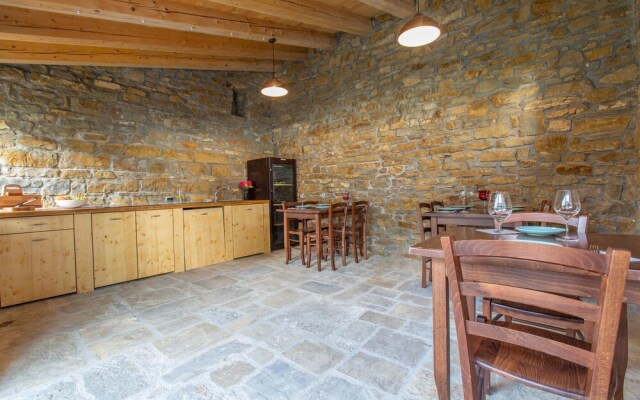 Nice Home in Skofije With 7 Bedrooms, Private Swimming Pool and Outdoor Swimming Pool