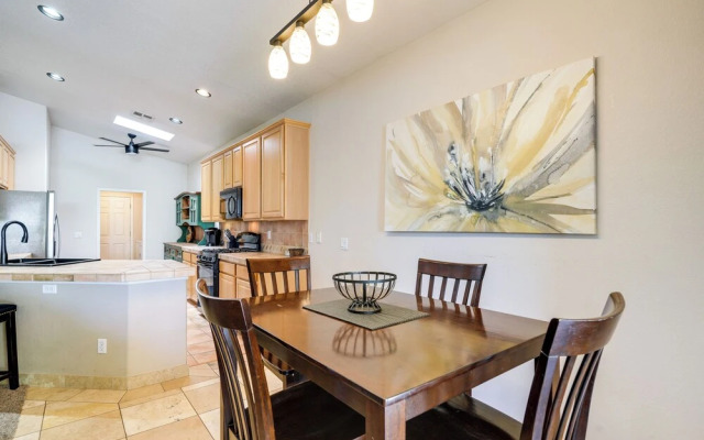 Phoenix Home on Golf Course: Pool & Hot Tub Access