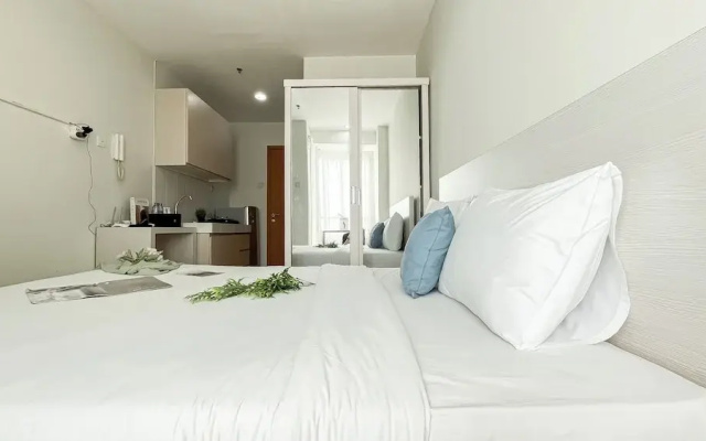 Chic And Sleek Studio At Apartment Cinere Bellevue