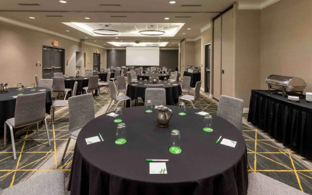 Holiday Inn Hotel And Suites Covington