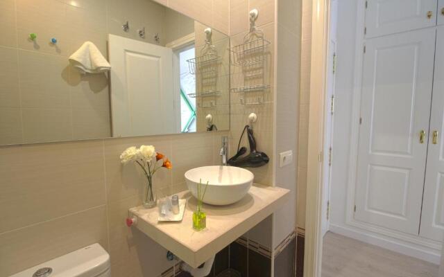 Apartamentos Romero Luna