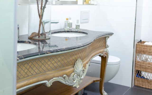 Private Penthouse Suite