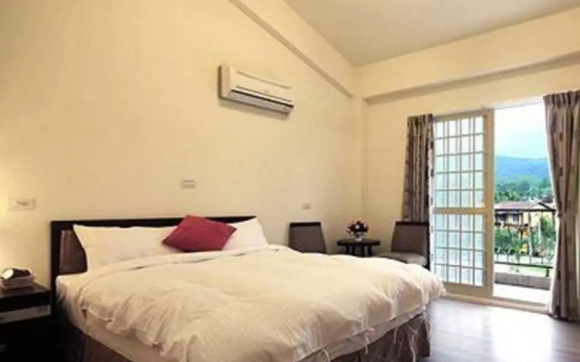 Akuei House B & B