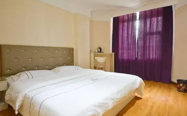 Huayi Business Hotel