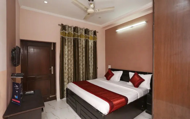 OYO 7526 near Artemis Hospital