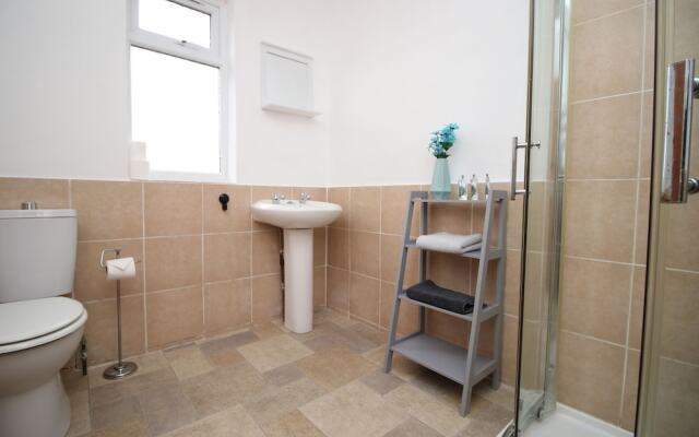 Karah Suites - Church Road II