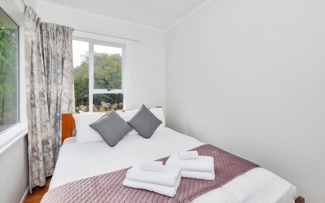 3 Bedroom In Onehunga w Parking - Wifi - Netflix