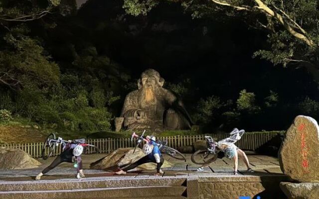 Yimi Hotel (Quanzhou Dong Station)