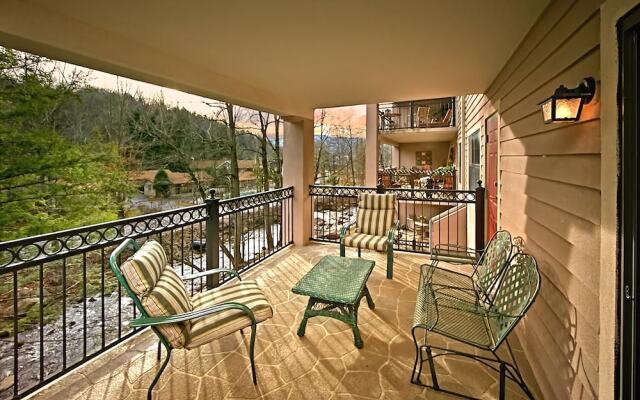 Riverfront Relaxation 2 Bedroom Home