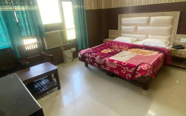 Oyo 35499 Hotel Green View