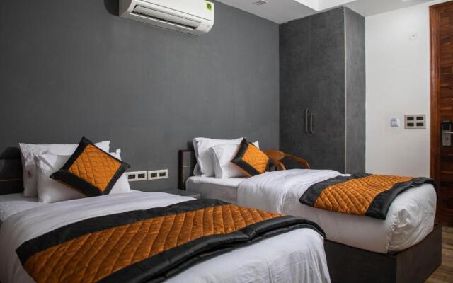 Dev Royale Hotel