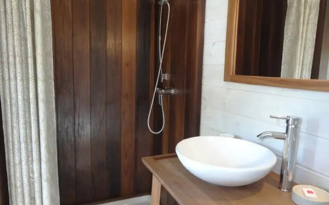D-Day Kota Hebergement Insolite et chambres d'Hotes "La Naomath"