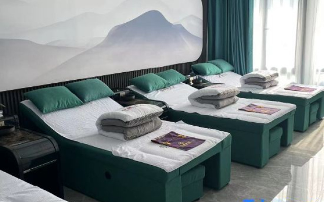 Vienna Hotel (Six Anyuan District Shop)