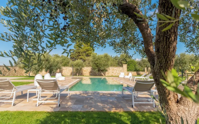 Trullo Meraviglia With Garden And Pool