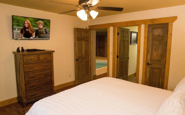 Serene Oasis - Four Bedroom Chalet