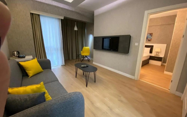 Sun Suit Hotel