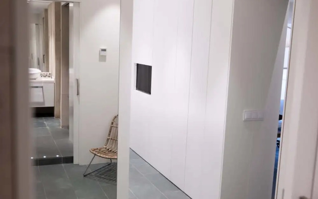 Ampersand - Bright 2-bedroom Apartment