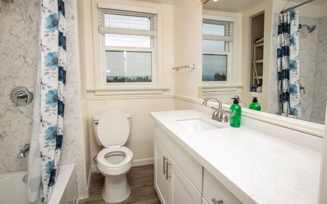 Arboretum View- Evergreen