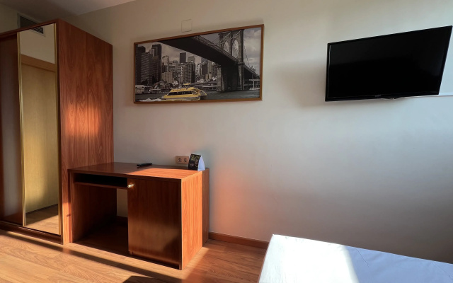 Отель B&B Tarragona Reus
