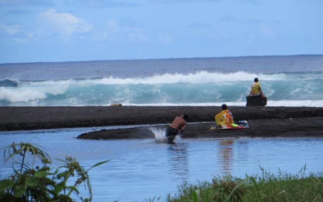 Taharuu Surf Lodge