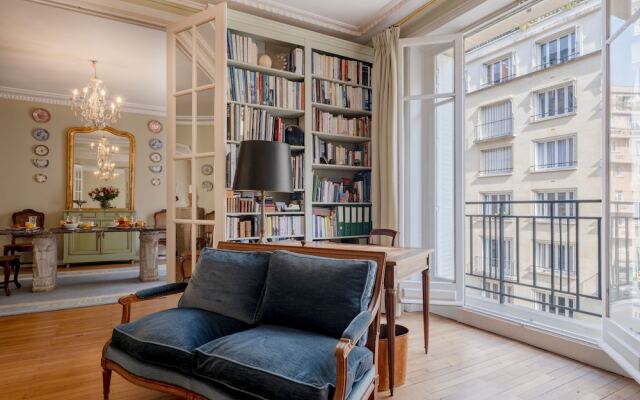 Paris Prestige Rousseau Residence