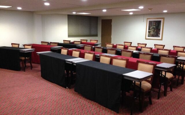 Quality Inn & Suites Metro