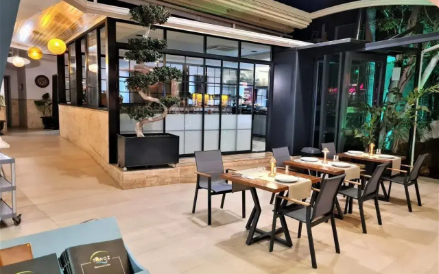 Tonoz Beach Hotel