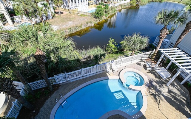 Paradise Pointe - Gorgeous 4 BR home with pool by RedAwning