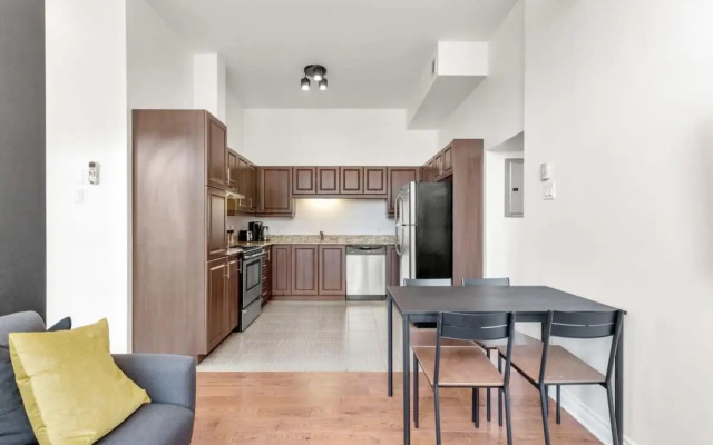 M11 The Simpsons Suite 3BR in The Heart of MTL