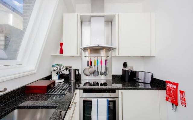 2 Bedroom West End Apartment Close To Regent's Park
