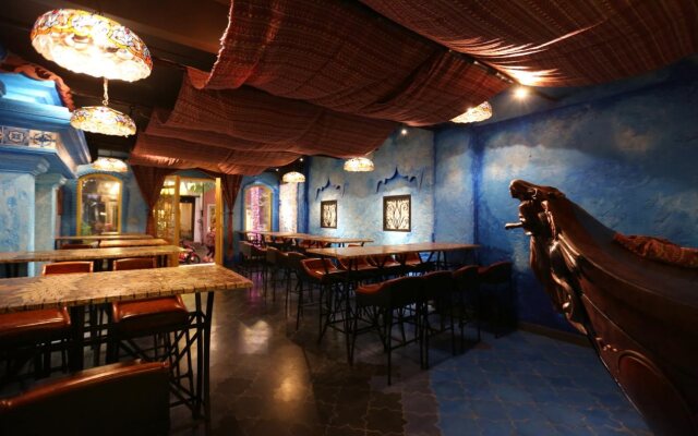 Aquarizon Boutique Hostel & City Bar