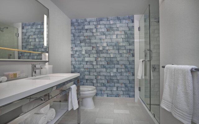 Renaissance Edmonton Airport Hotel