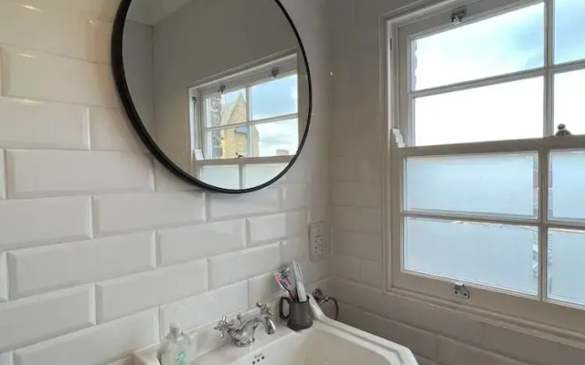 Bright 1 Bedroom Apartment in Hackney Near Colombia Road