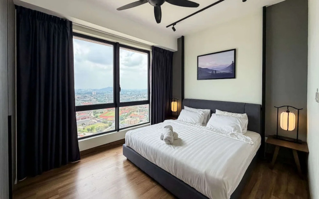 2BR Melaka Family Getaway, Pool, Near Jonker St