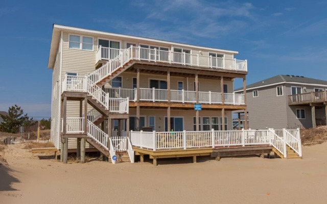 Oceanfront Villa - 12 Br Home